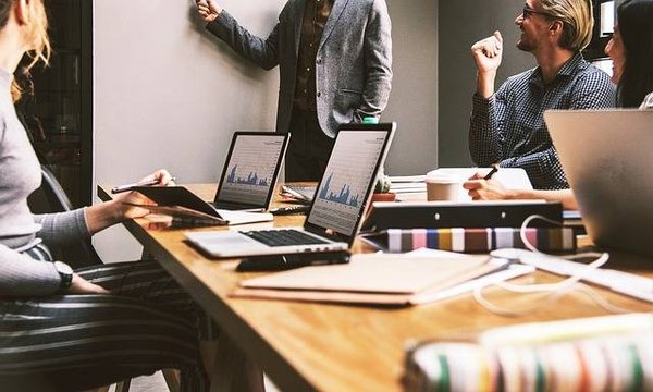 Comment protéger et sécuriser les participants, les intervenants et les organisateurs d'une conférence ?